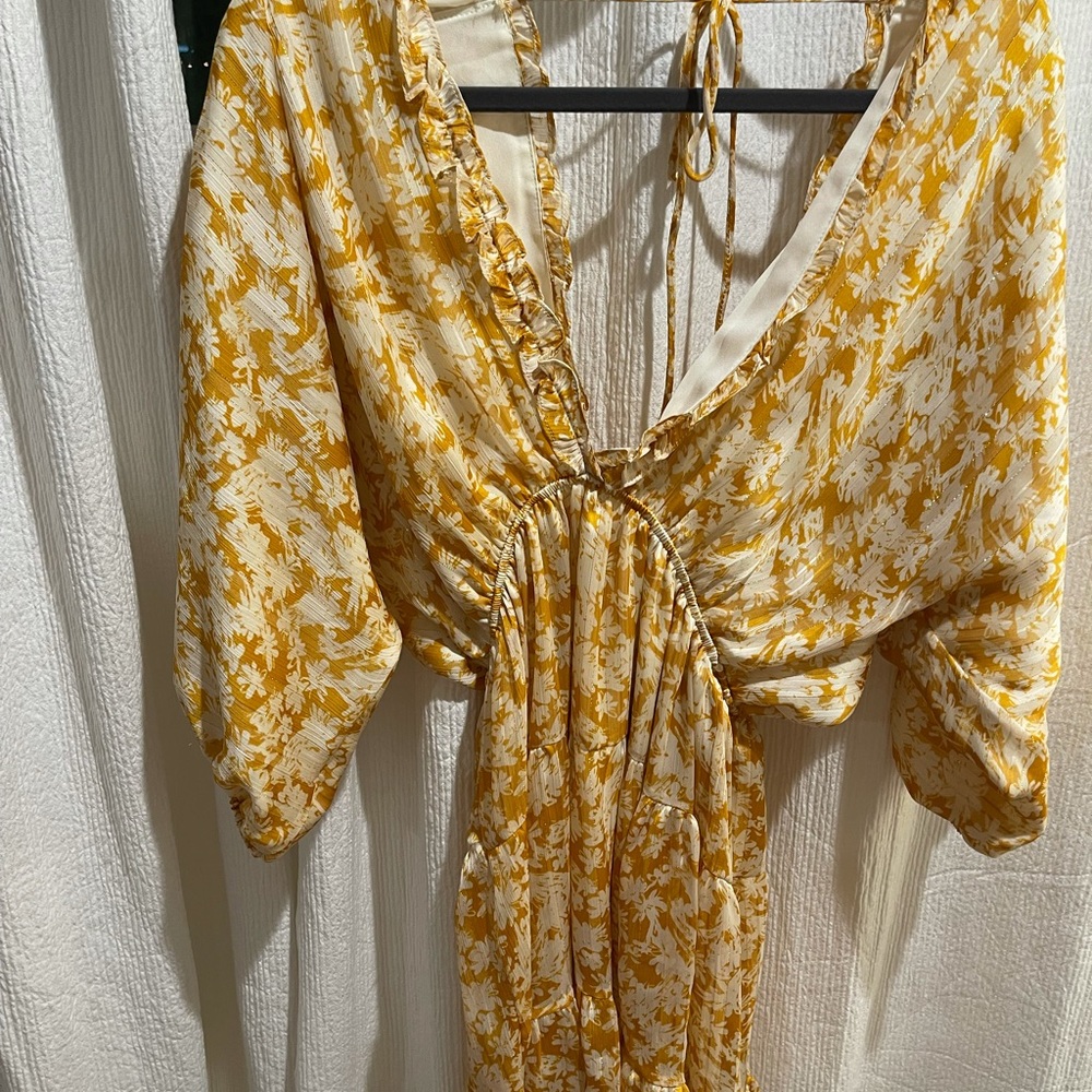 Vick yellow dress